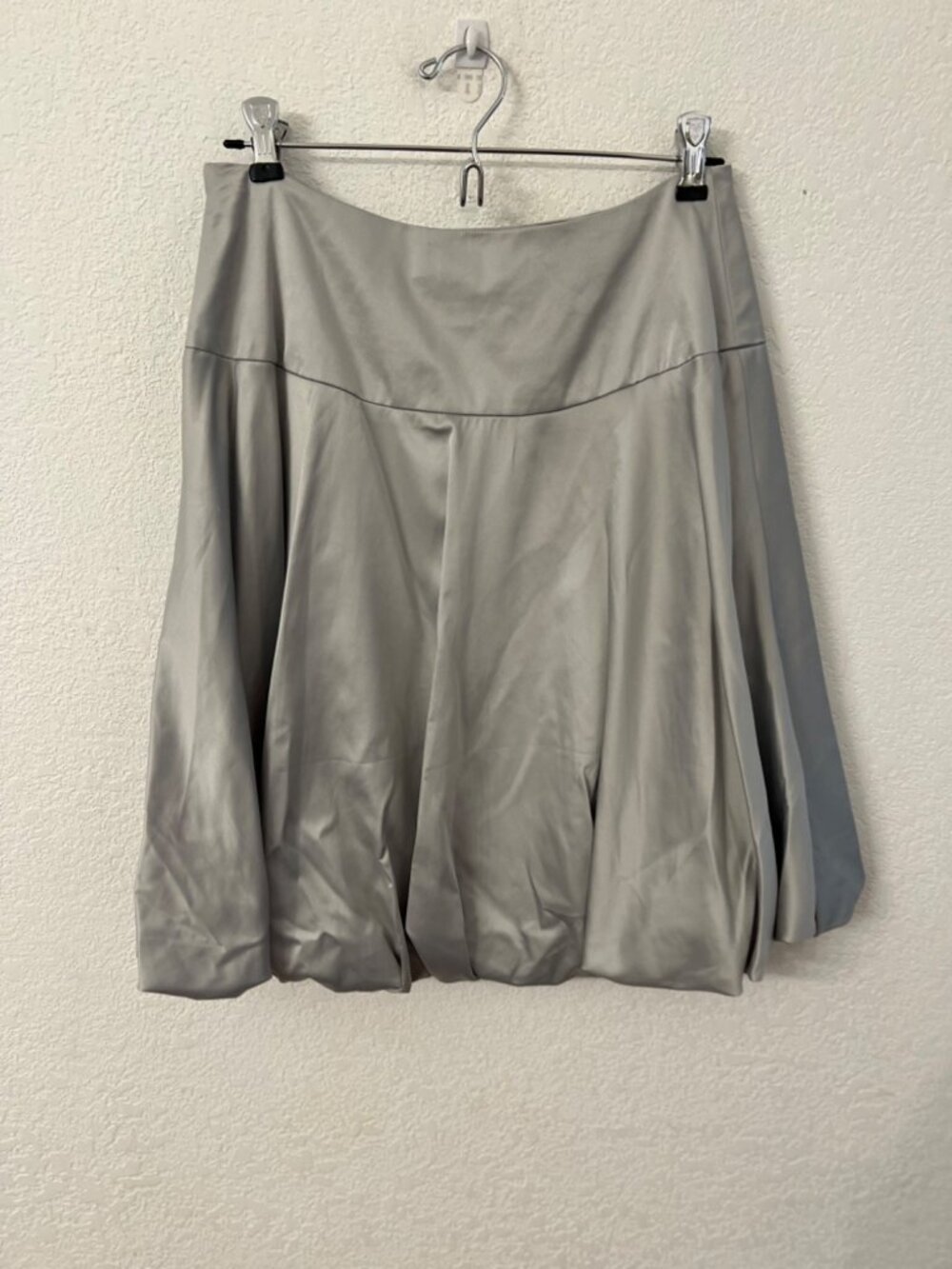 White House Black Market Silver Bubble Hem Skirt Polyester/Spandex Elegant Desig
